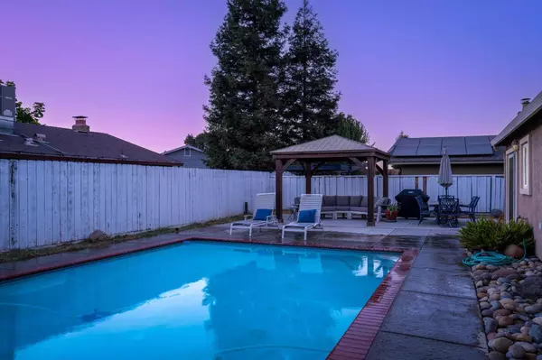 731 Dixie LN, Ripon, CA 95366