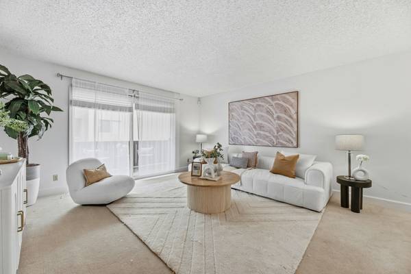 1305 Webster St #202, Alameda, CA 94501-3827