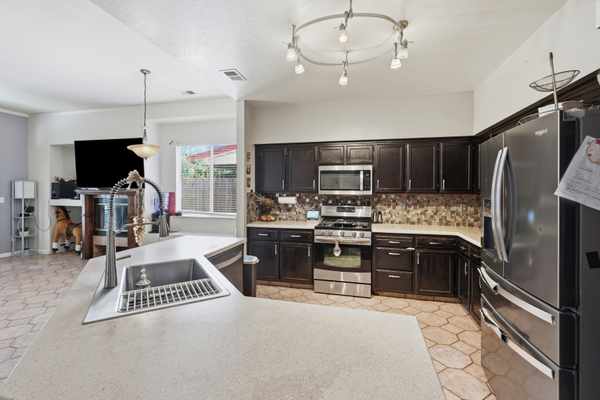 5421 Indian Ridge Ln, Salida, CA 95368-9077