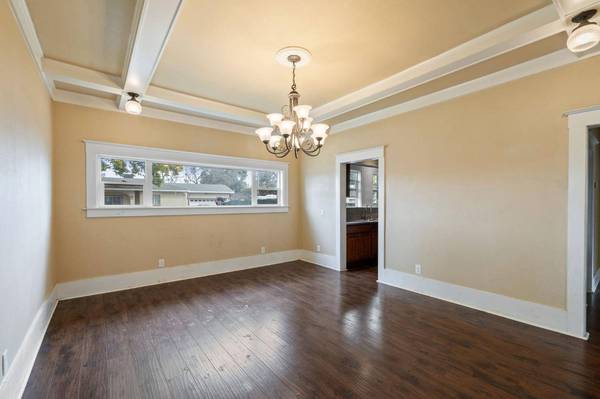 3264 E Kerckhoff AVE, Fresno, CA 93702