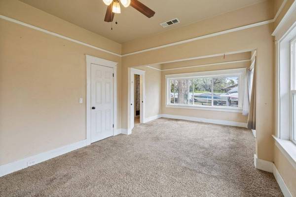 3264 E Kerckhoff AVE, Fresno, CA 93702