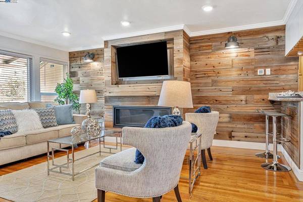 820 9Th Ave, Redwood City, CA 94063