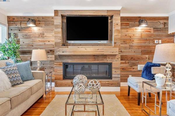 820 9Th Ave, Redwood City, CA 94063