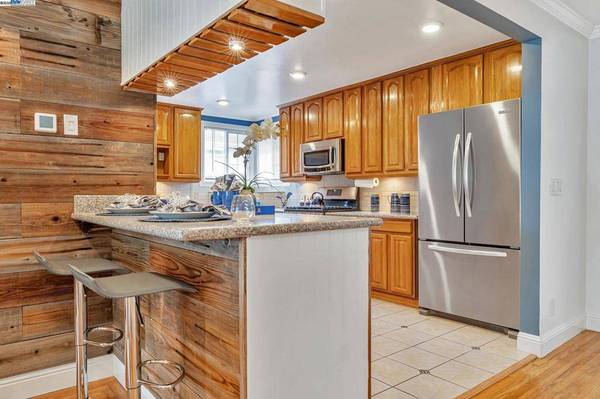 820 9Th Ave, Redwood City, CA 94063