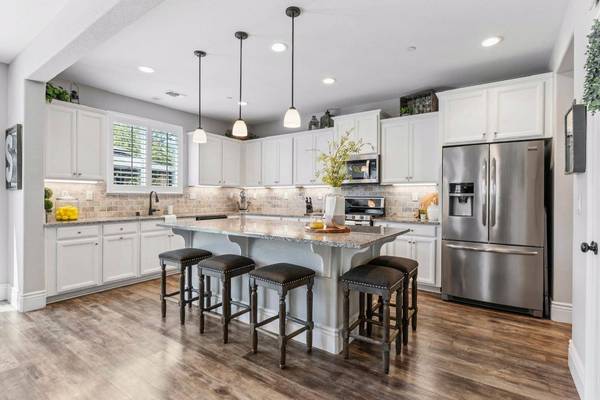 1182 Aartman DR, Ripon, CA 95366