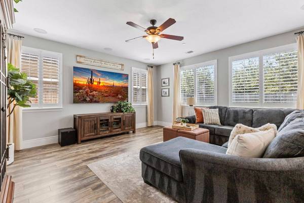 1182 Aartman DR, Ripon, CA 95366