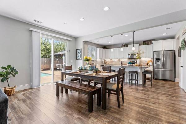 1182 Aartman DR, Ripon, CA 95366