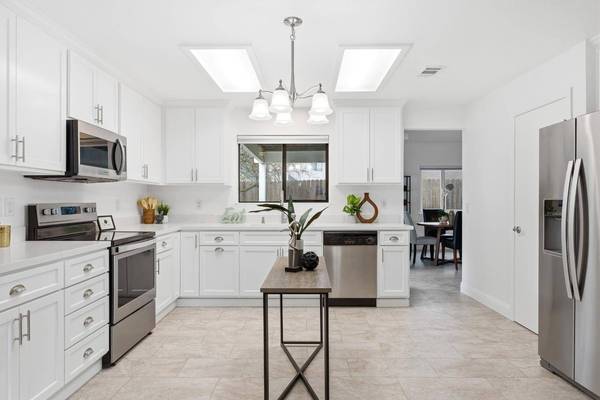 605 Sandpiper CIR, Lodi, CA 95240