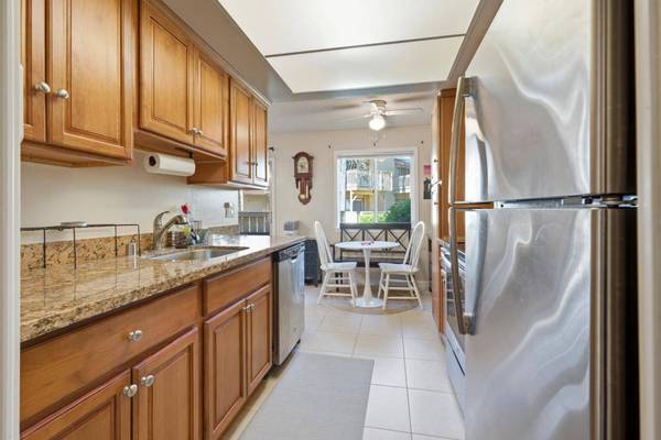 328 Northbank CT #79, Stockton, CA 95207