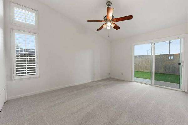 592 Charlemagne LN, Tracy, CA 95376