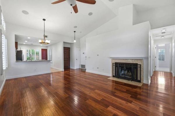 592 Charlemagne LN, Tracy, CA 95376