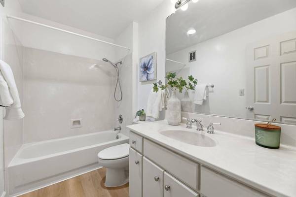1305 Webster Street #202, Alameda, CA 94501