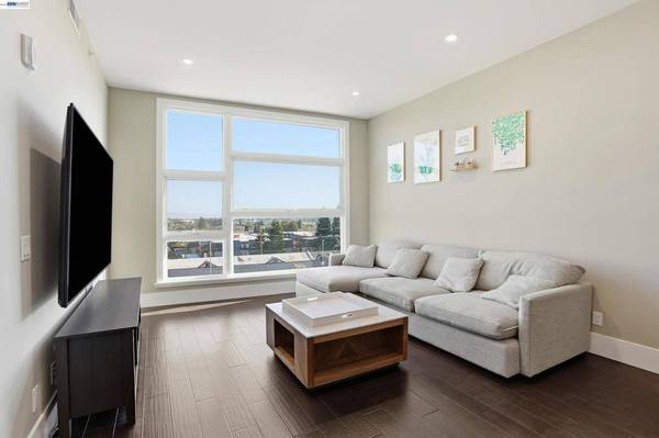 600 El Camino Real #302, Belmont, CA 94002