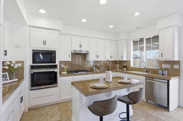 568 Farrington ST, Tracy, CA 95391