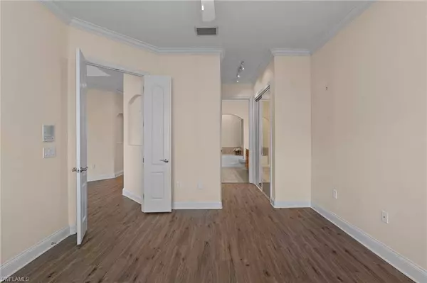 1248 Carpazi CT #704, Naples, FL 34105