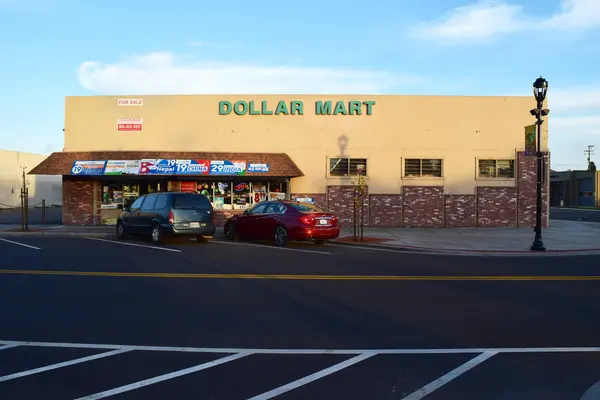 549 Main St, Livingston, CA 95334-1427