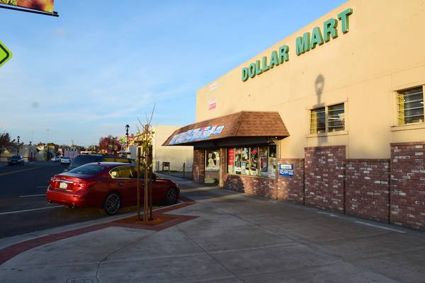 549 Main St, Livingston, CA 95334-1427
