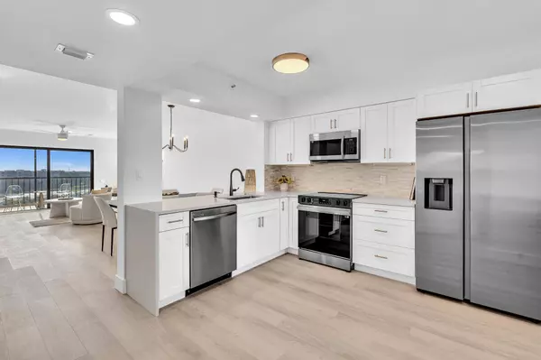 7076 Huntington LN 707, Delray Beach, FL 33446