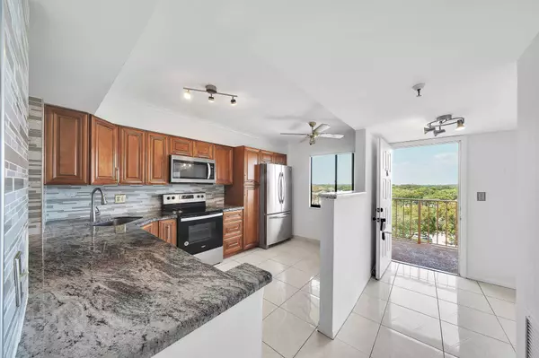 7076 Huntington LN 803, Delray Beach, FL 33446