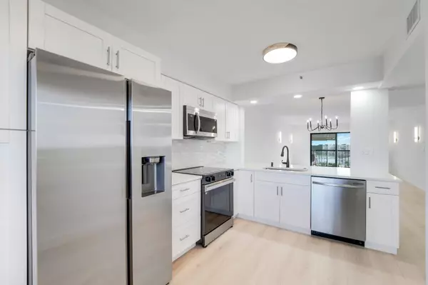 7076 Huntington LN 806, Delray Beach, FL 33446