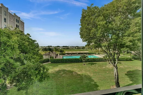 7286 Huntington LN 301, Delray Beach, FL 33446