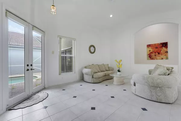 10043 Diamond Lake RD, Boynton Beach, FL 33437