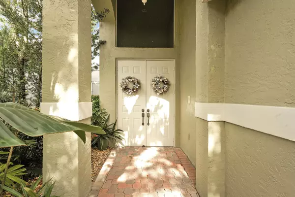 10043 Diamond Lake RD, Boynton Beach, FL 33437