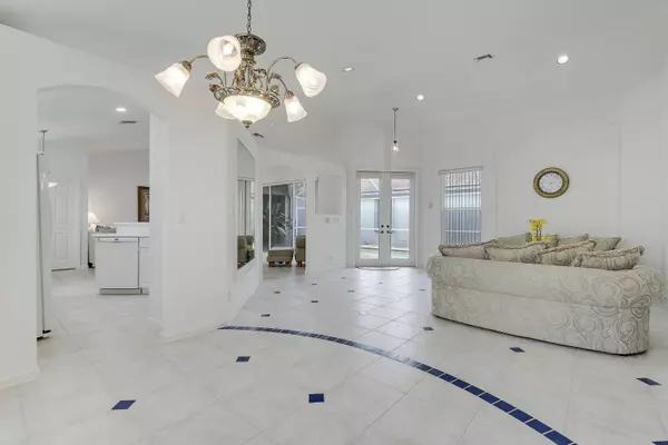 10043 Diamond Lake RD, Boynton Beach, FL 33437