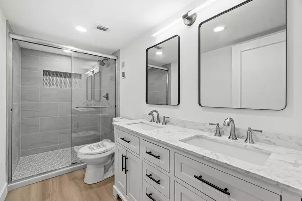 7076 Huntington LN 208, Delray Beach, FL 33446