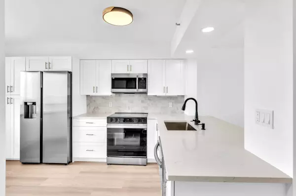 7076 Huntington LN 208, Delray Beach, FL 33446