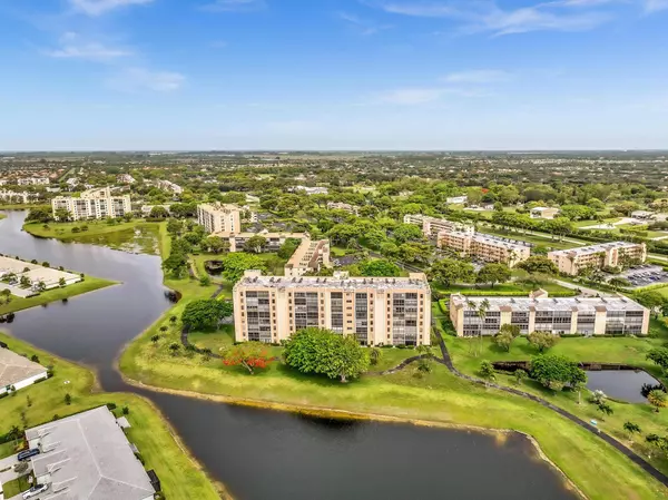 7076 Huntington LN 208, Delray Beach, FL 33446