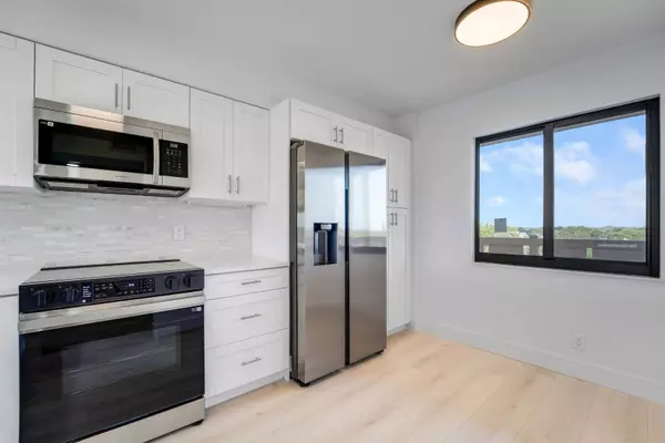 7076 Huntington LN 803, Delray Beach, FL 33446