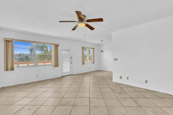 3076 Cornwall D, Boca Raton, FL 33434