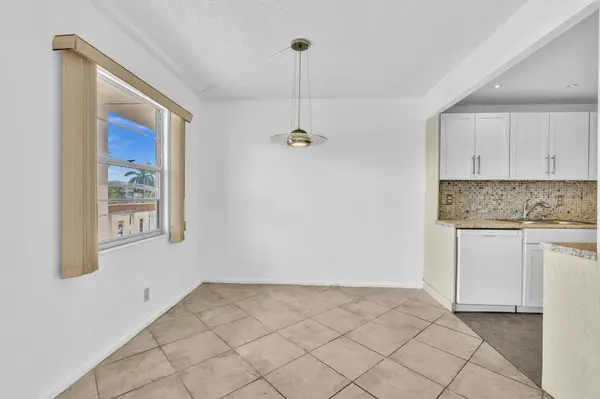 3076 Cornwall D, Boca Raton, FL 33434