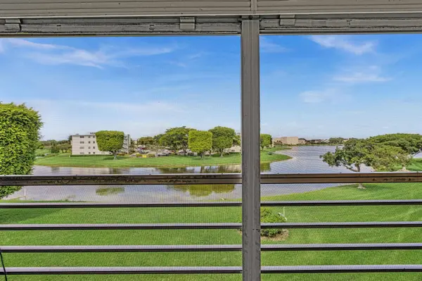3076 Cornwall D, Boca Raton, FL 33434