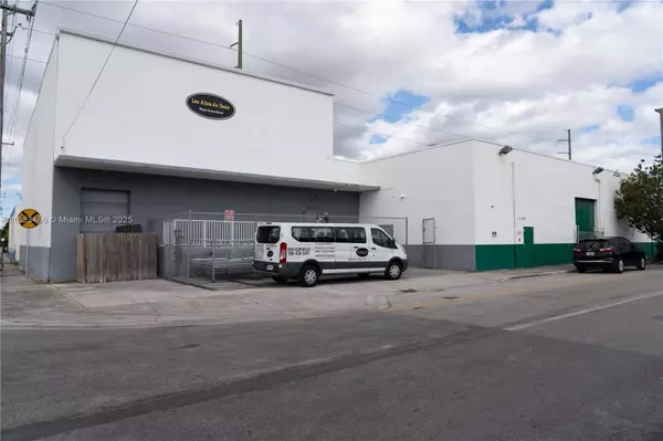 1395 NW 22nd St, Miami, FL 33142