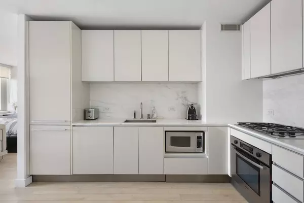 322 W 57TH Street #39U, Manhattan, NY 10019