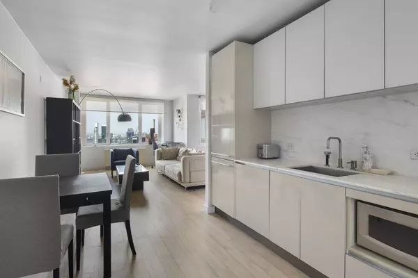 322 W 57TH Street #39U, Manhattan, NY 10019