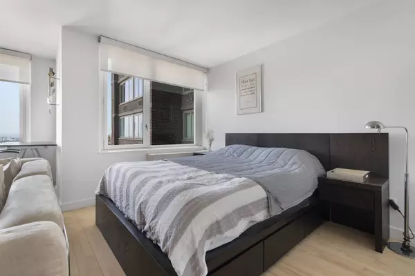 322 W 57TH Street #39U, Manhattan, NY 10019