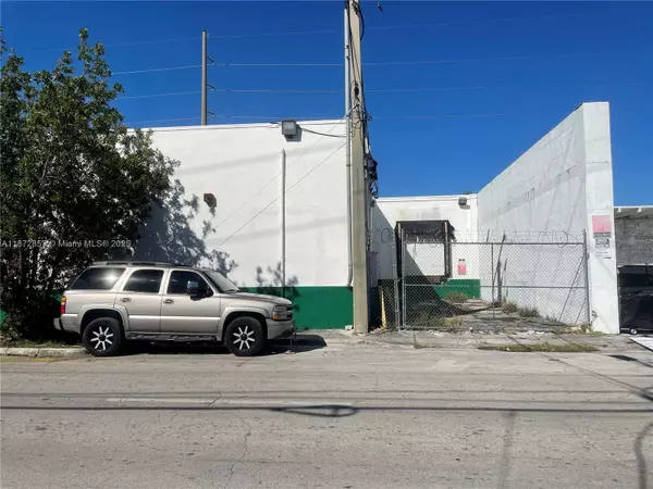 1395 NW 22nd St, Miami, FL 33142