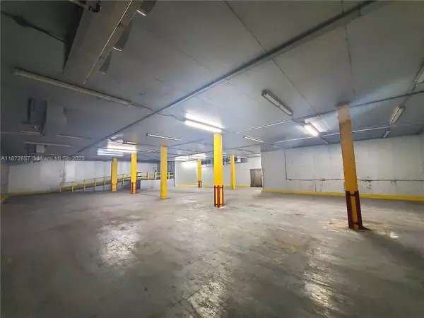 1395 NW 22nd St, Miami, FL 33142