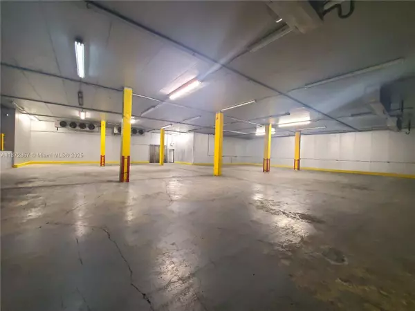 1395 NW 22nd St, Miami, FL 33142