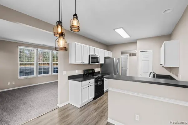 500 DOCKSIDE Circle 2, Holly Twp, MI 48442
