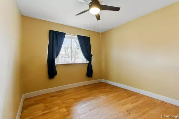 22212 RAYMOND Street, St. Clair Shores, MI 48082