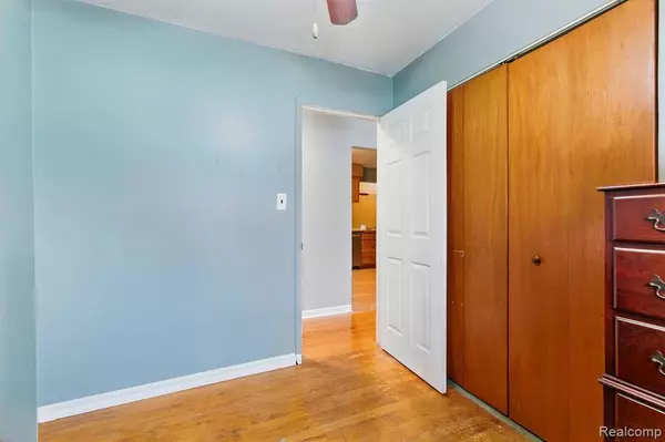 22212 RAYMOND Street, St. Clair Shores, MI 48082