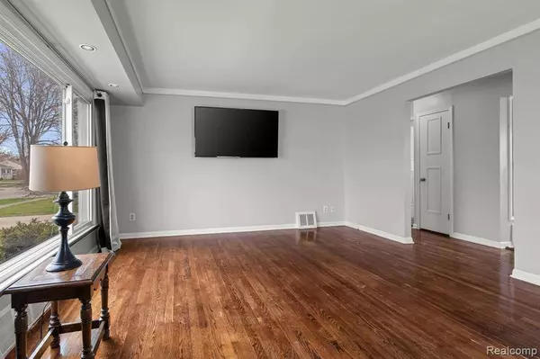 22728 CAROLINA Street, St. Clair Shores, MI 48080