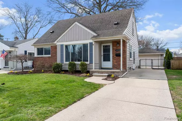 22728 CAROLINA Street, St. Clair Shores, MI 48080