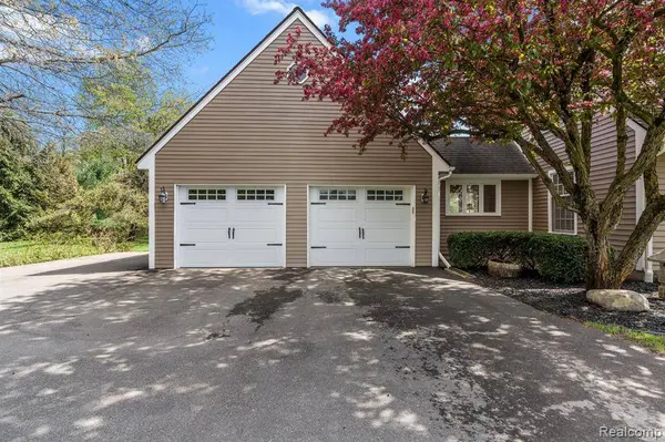 3165 WOODPINE, Oakland Twp, MI 48306