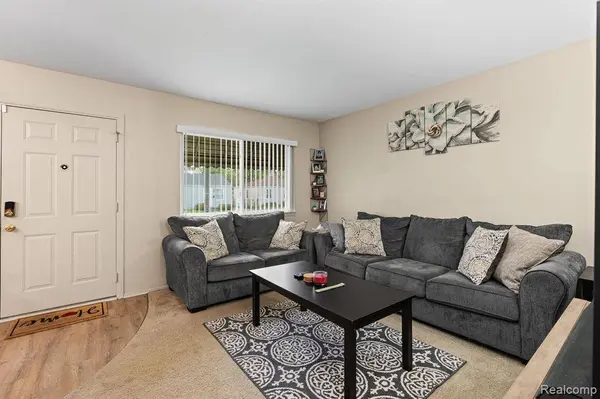 23336 PILGRIM Avenue, Hazel Park, MI 48030