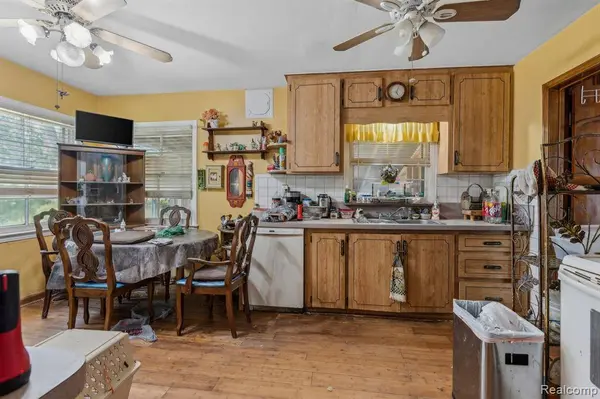 15365 FRAZHO Road, Roseville, MI 48066